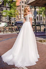 2400 Paulina